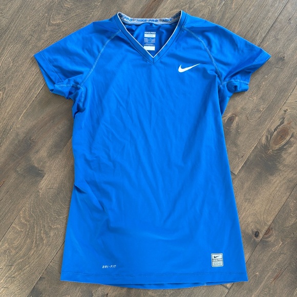 Nike Tops - Nike Pro Women's v-neck athletic top blue
